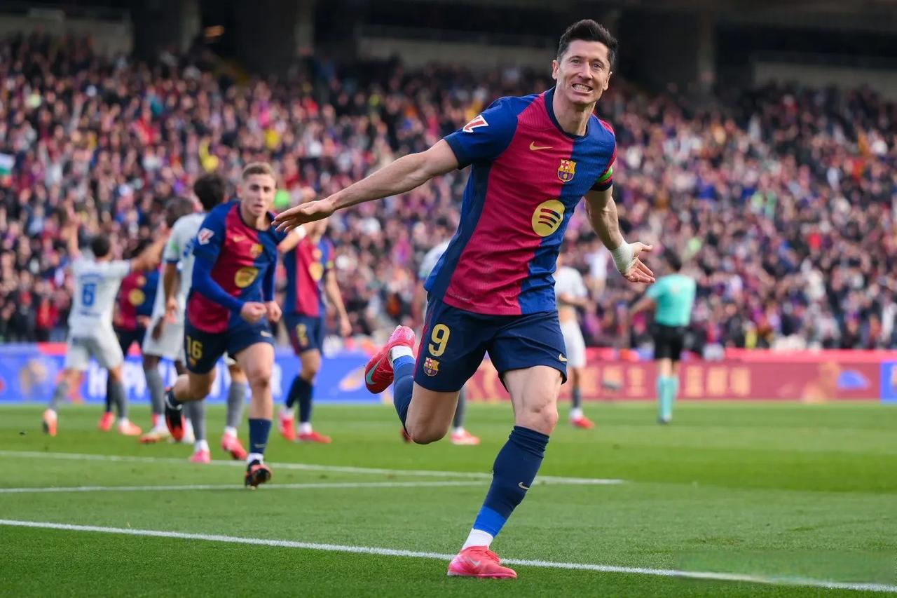 莱万多夫斯基重要时刻爆冷，巴塞罗那带队取胜！