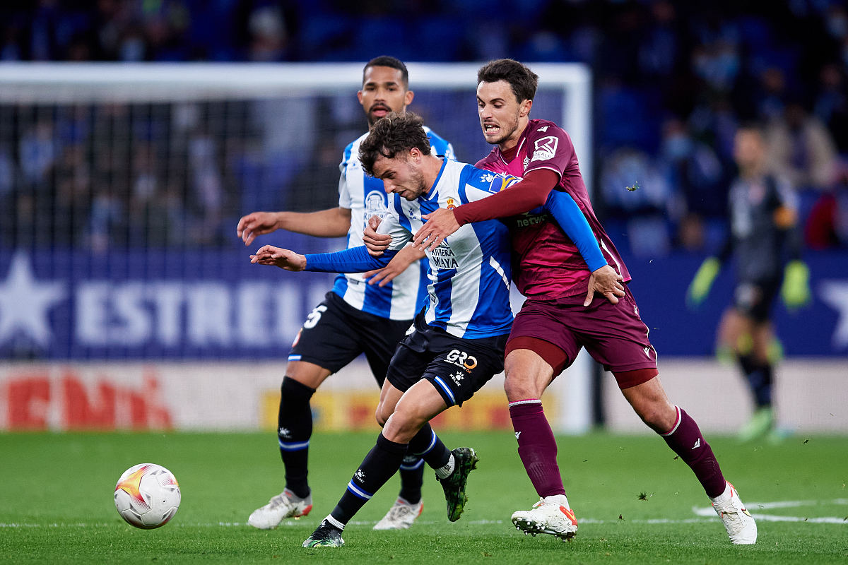 浙江队强势反弹备战足总杯阿斯顿维拉迎来里程碑备战法国杯，这操作让人直呼：洛杉矶湖人今晨遗憾出局的简单介绍