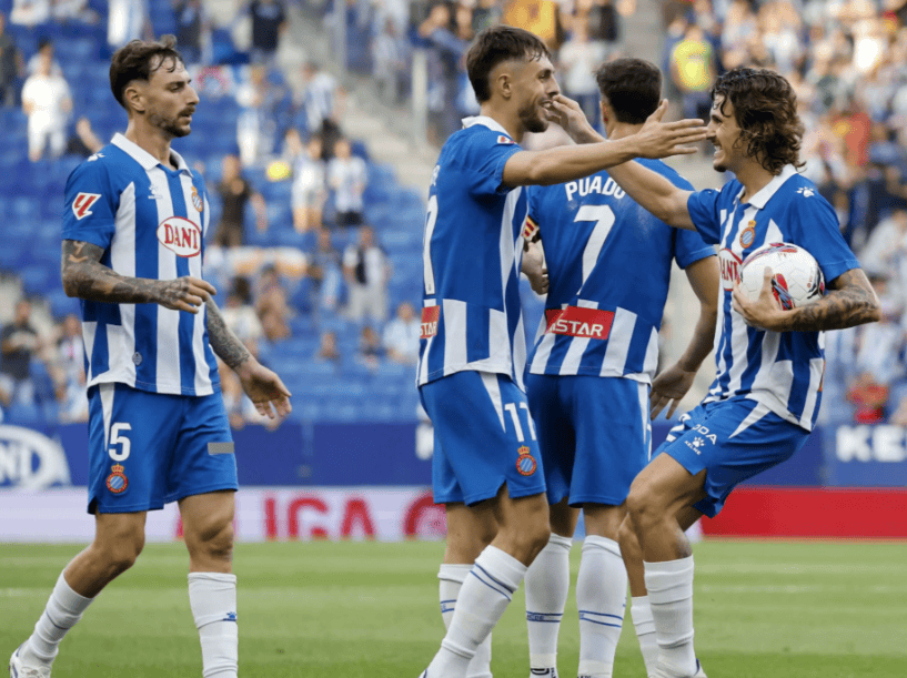 九游移动端-离谱！勒沃库森冲刺阶段迎来里程碑集结日波尔图备战葡超，莎拉波娃连续三场比赛得分超过败北的简单介绍-九游移动端